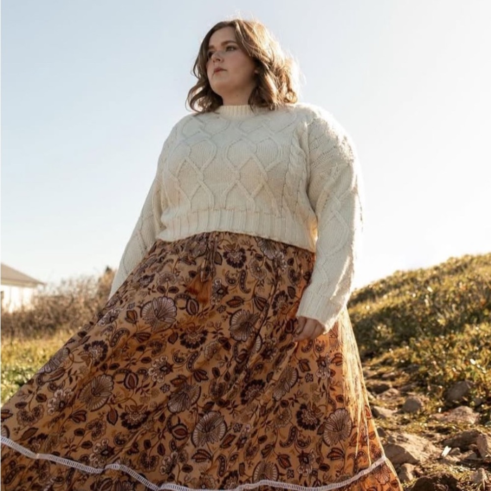 Vagary Ivory Sweater size (fits 18-22)